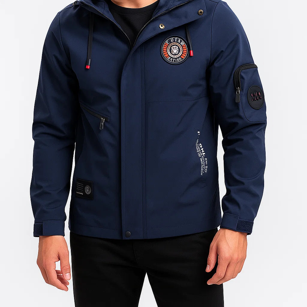 Leichte Herrenjacke mit Kapuze