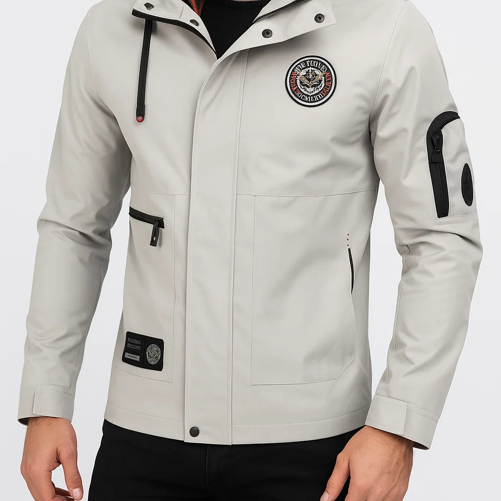Leichte Herrenjacke mit Kapuze
